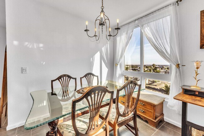 Photo - 7320 Hawthorn Ave Unit 422