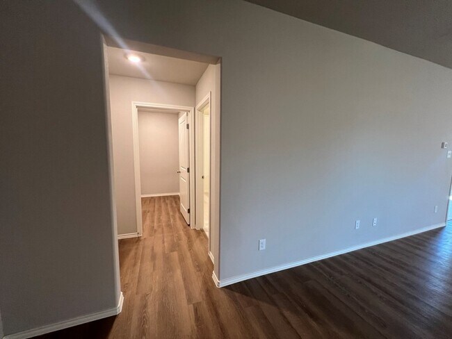 Photo - 7216 E County Rd 99 1/2