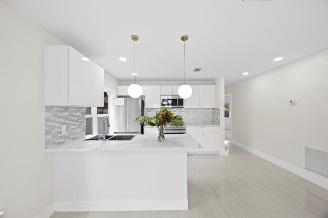 5664 Boynton Cres