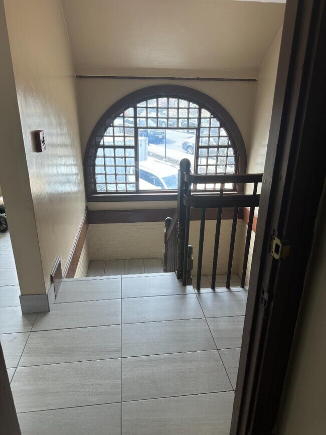 Building Photo - 175 Ashmont St