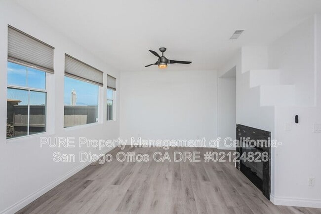 Photo - 932 Bolex Way