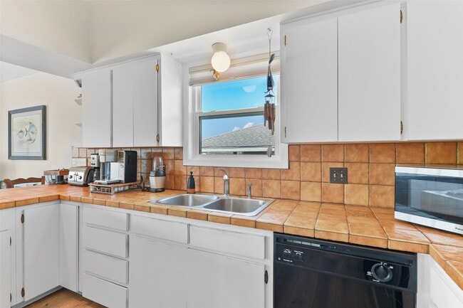 Photo - 22101 Guadalupe Dr