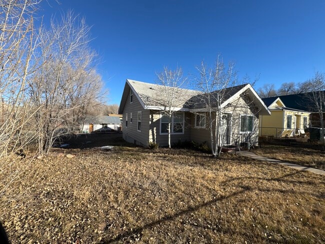 Building Photo - 429 2nd St