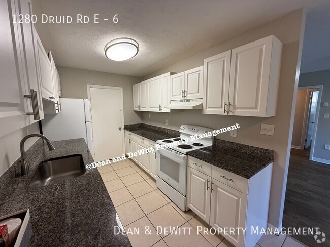 Building Photo - Creekside Apartments - 2/1 Clearwater - Fo... Unit 6