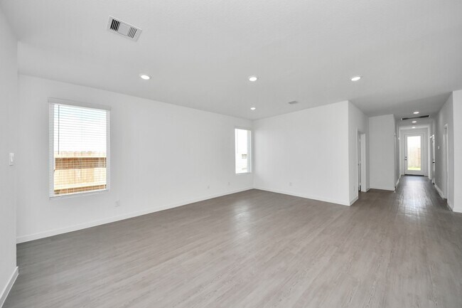 Photo - 29515 Pondview Dr