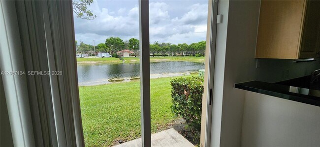 3478 Briar Bay Blvd Unidad 106