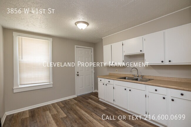 Photo - 3856 W 41st St