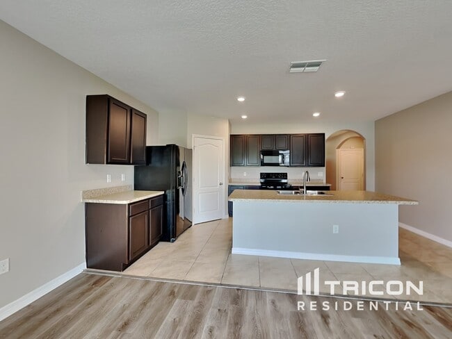 Photo - 935 Summer Glen Dr