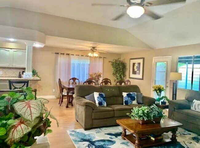 Photo - 2406 Strait Ln