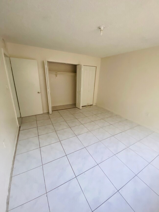 Dormitorio - 13550 NE 10th Ave Unidad 10