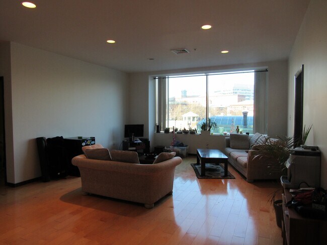 Photo - 70 Kennedy Plz Unit 3