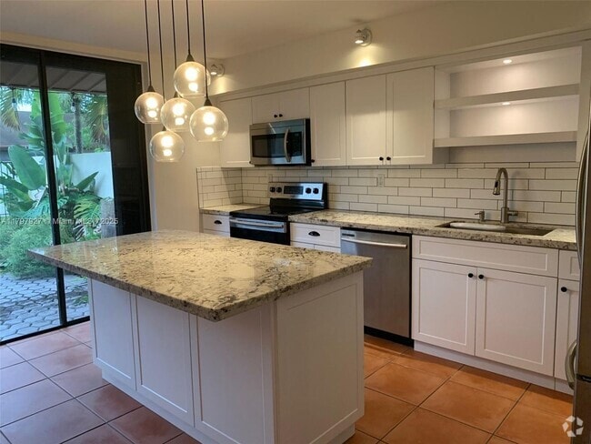 Building Photo - 7655 SW 106th Ave Rental