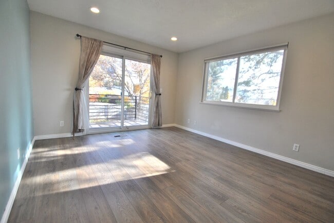 Photo - 106 River Heights Blvd