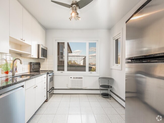 Building Photo - 7501 JFK Blvd E Unit B Rental