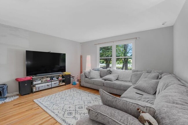 Photo - 1703 Sherwood Dr
