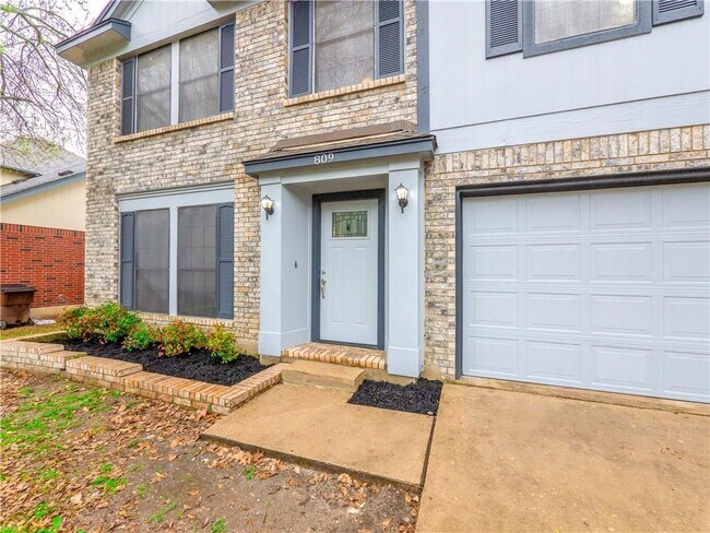 Photo - 809 Riverlawn Dr