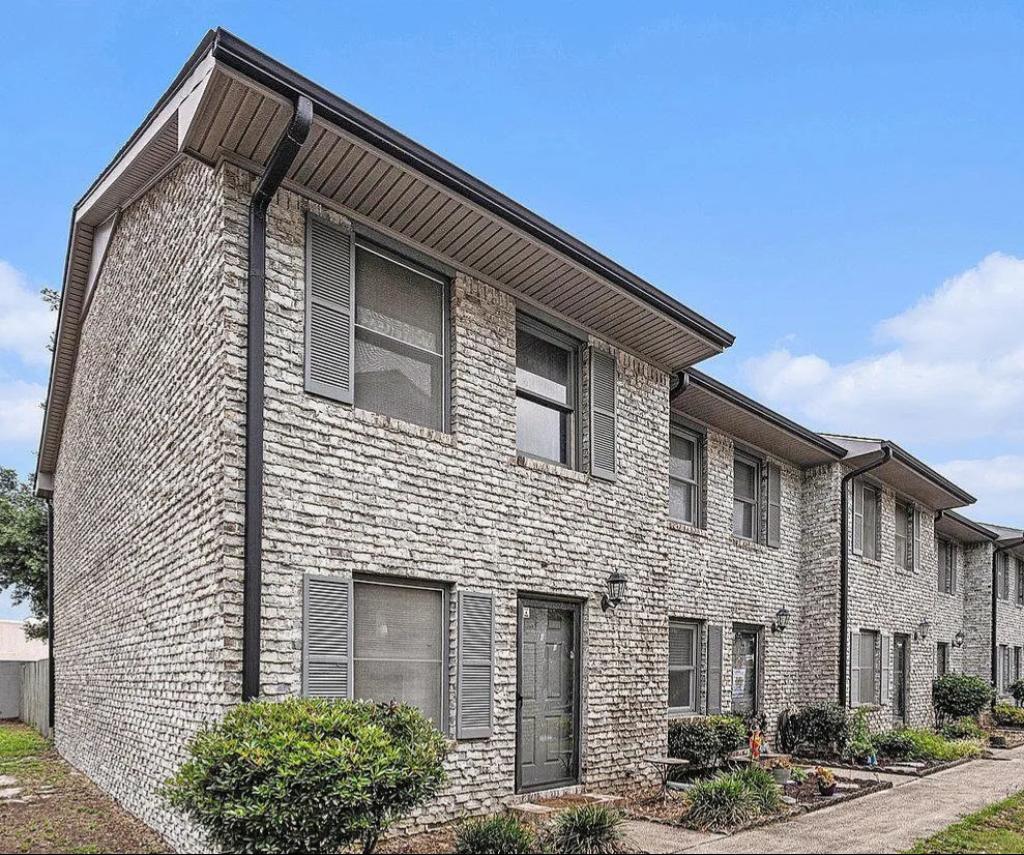 Photo - 100 Ye Olde Kings Hwy