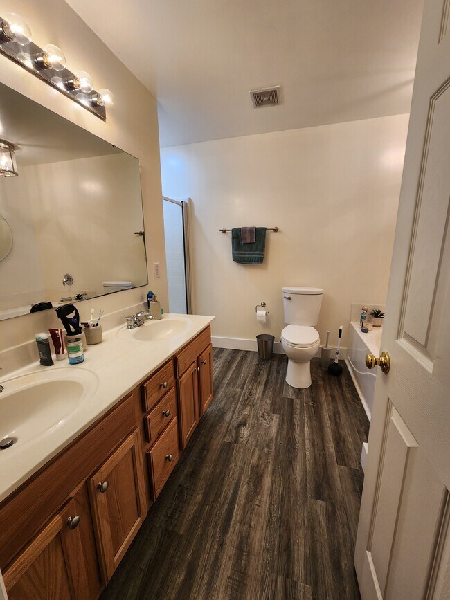 Photo - 1012 Deerberry Rd