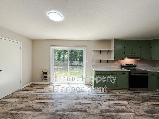 Photo - 7220 Ainsley St