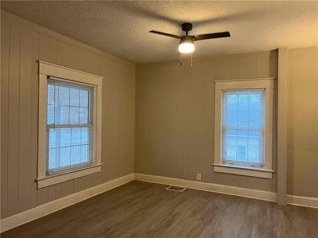 Photo - 242 N Valley St