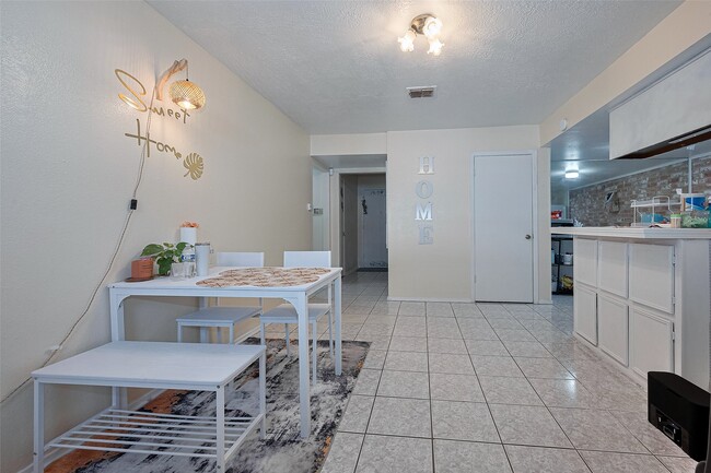 Photo - 12223 Sharpview Dr