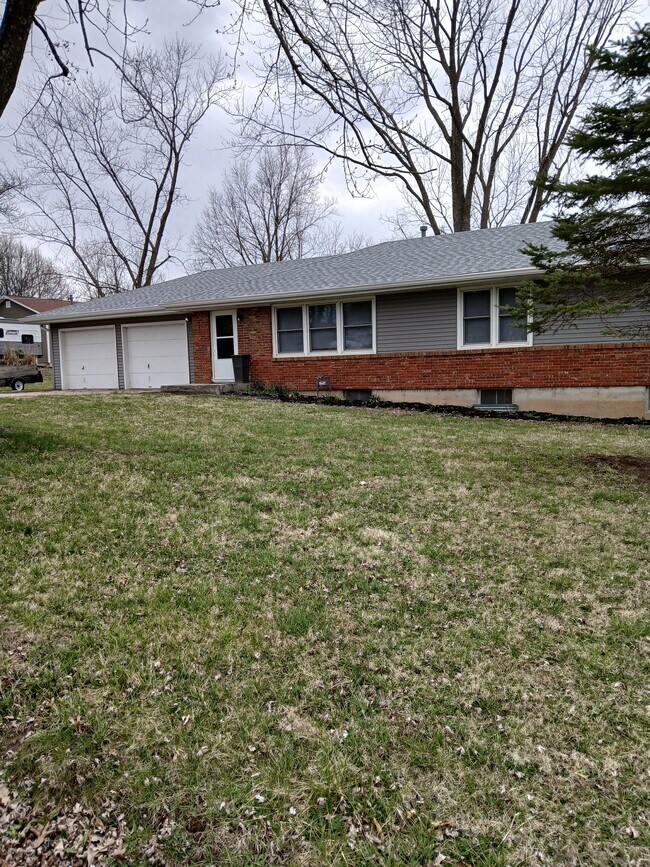 Photo - 7430 NW Locust Dr