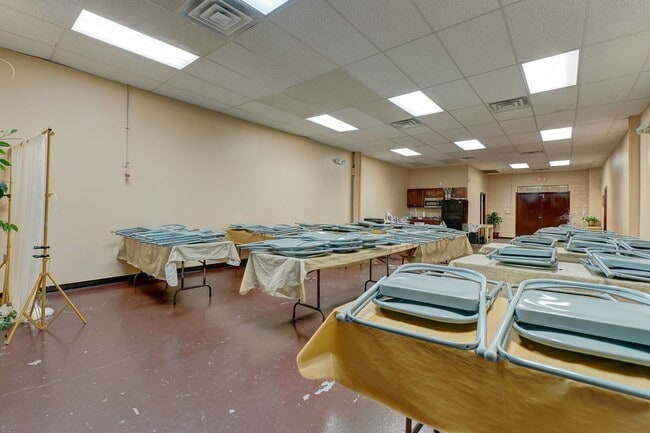 Photo - Spring Glen Business Center Unidad B5- Church