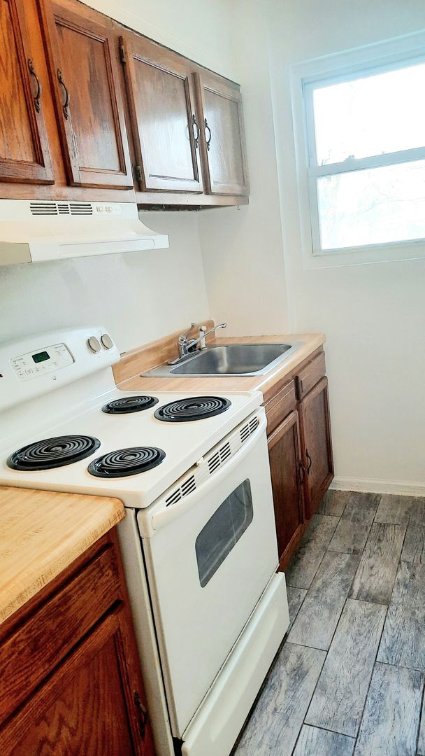 Photo - Bunker Hill Flats