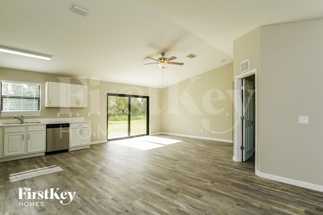Photo - 755 Puccini Ave S