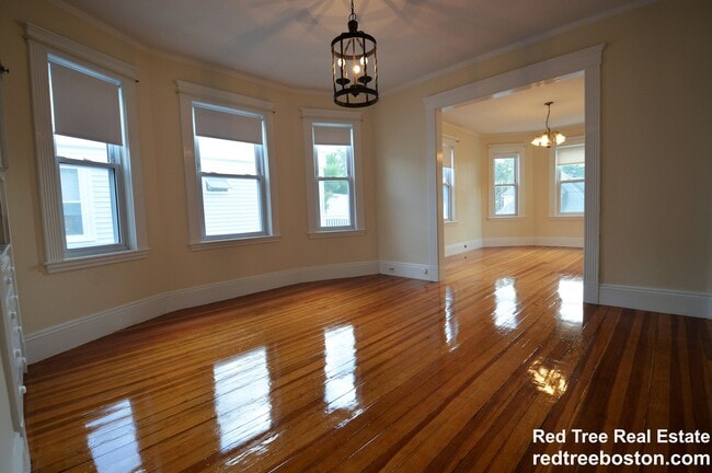 Photo - 39 Montfern Ave Unidad 3