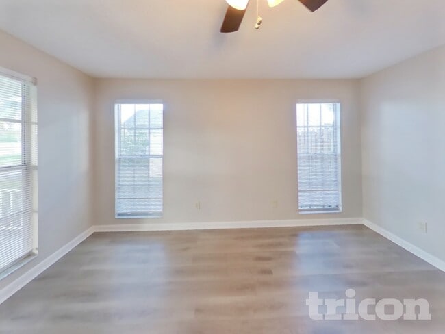 Photo - 11011 Greenaire Dr