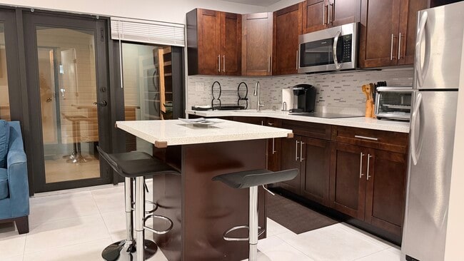 Building Photo - 7550 S Waterway Dr