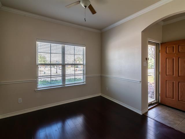 Photo - 472 Northbrook Ave