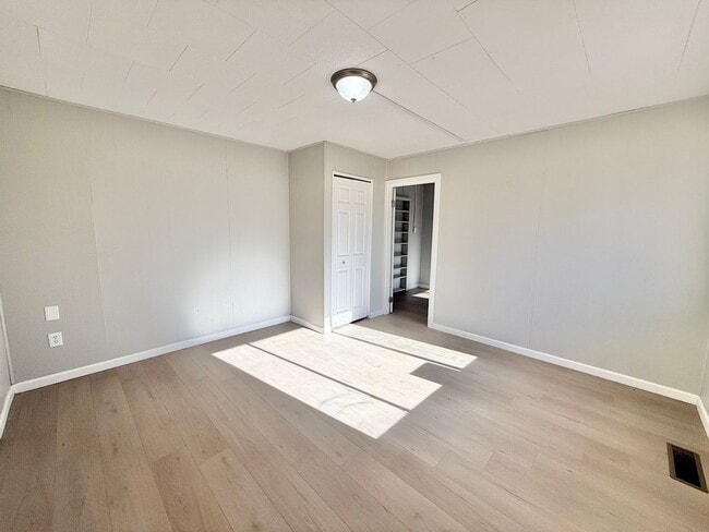 Photo - 1041 Lake Ave Unit 1