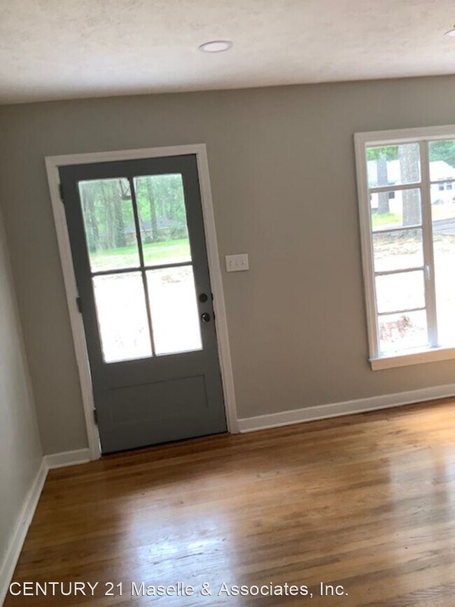 Photo - 4 br, 2 bath House - 618 Launcelot