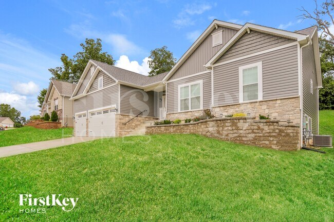 Photo - 413 Bittersweet Dr