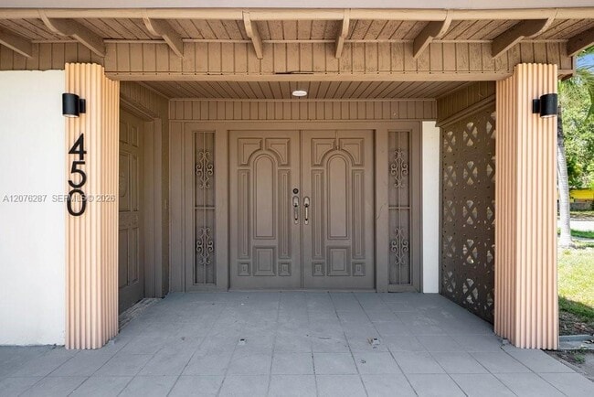 Photo - 450 NW 140th St