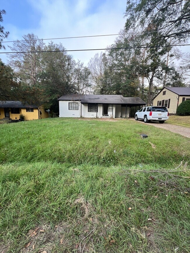 Building Photo - 709 Verdemont Dr Rental