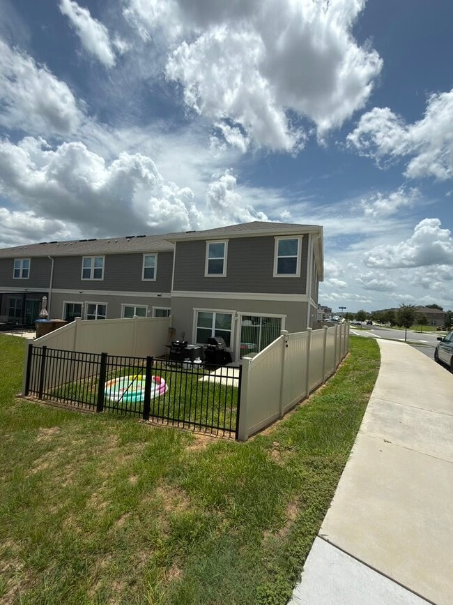 Photo - 577 Stoney Pointe Cir