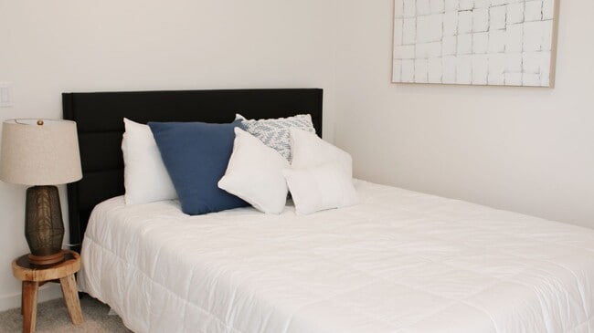 Photo - FOR LEASE! Stylish 1 Bedroom Casita – Modern Comfort & Natural Light!