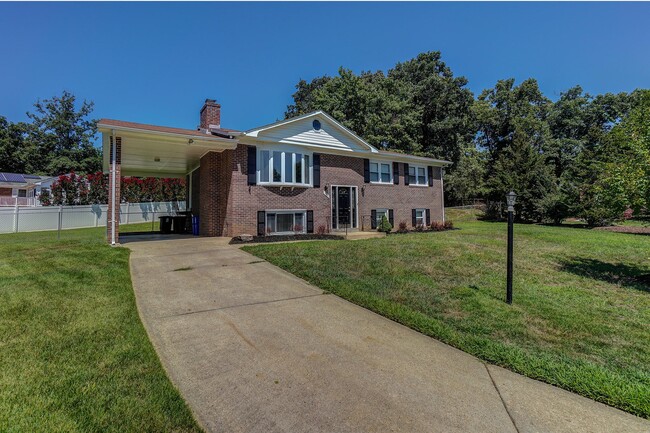 Building Photo - 11901 Bizet Ct