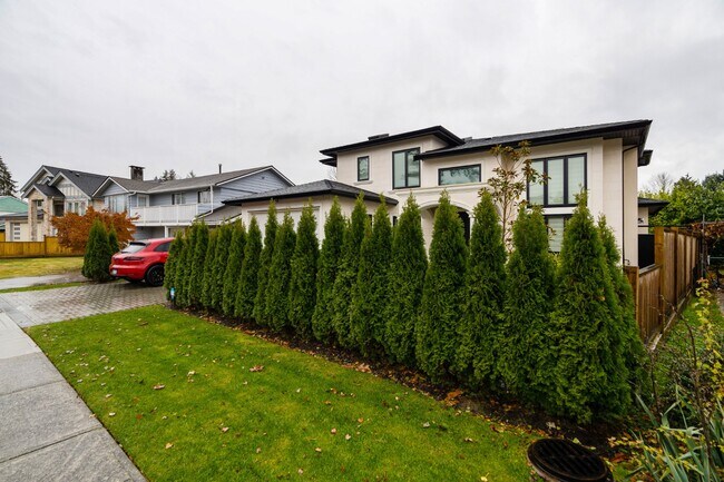 6431 Azure Rd