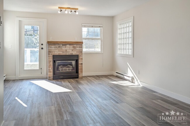 Photo - Spacious 2 Bedroom Ground Floor Condo at Connamara Place in Central Port Coquitlam Unit 103