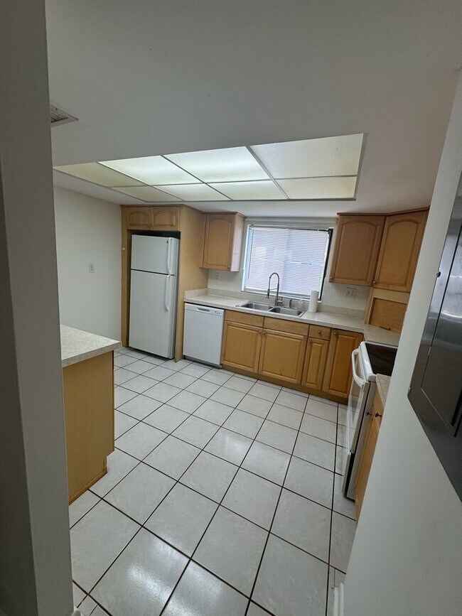 Photo - 2 BR / 2 BA Ground-Floor Condo | Screened ...