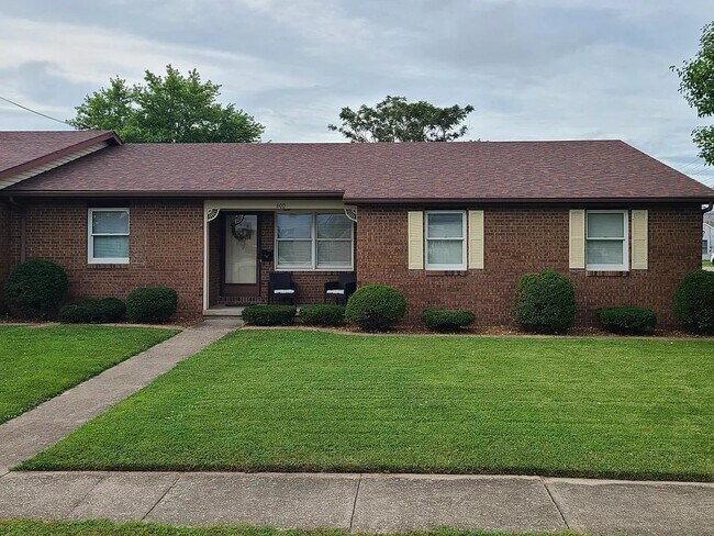 400 W Franklin Ave