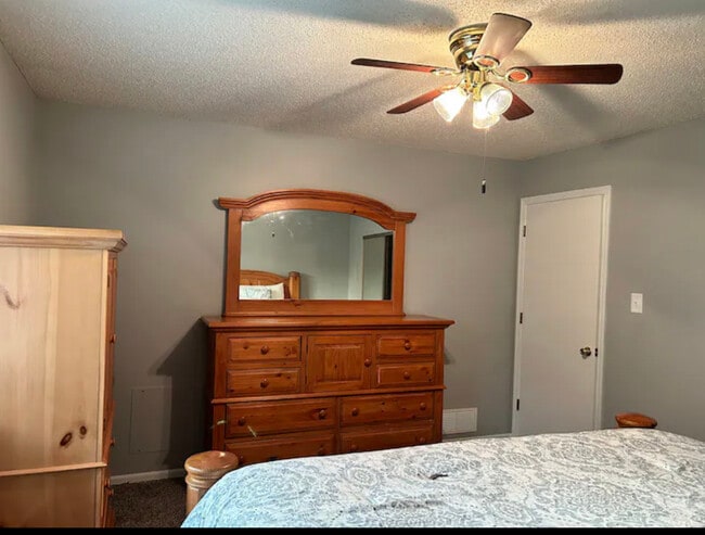 Building Photo - 2115 SW Brandywine Ln Rental