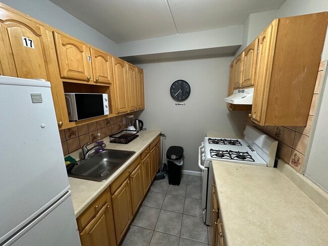 Photo - 305 E Mt Eden Ave Unit Apt 3