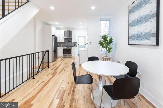 Photo - 2937 Nicholas St