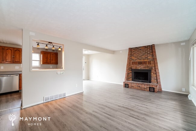 Photo - 3472 Green Meadows St