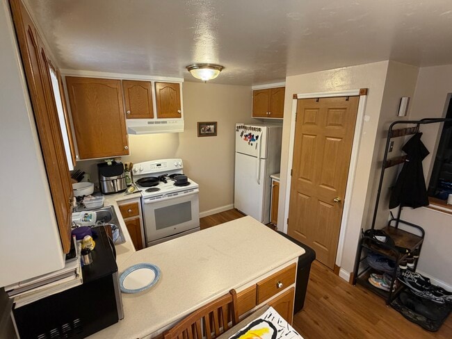 Dining/Kitchen area - 2997 Sandia Dr